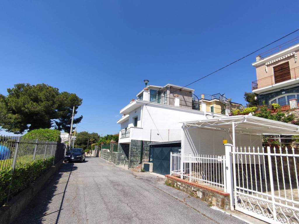 Villa a Andora in Via Orizzonte, 91 - Foto 4