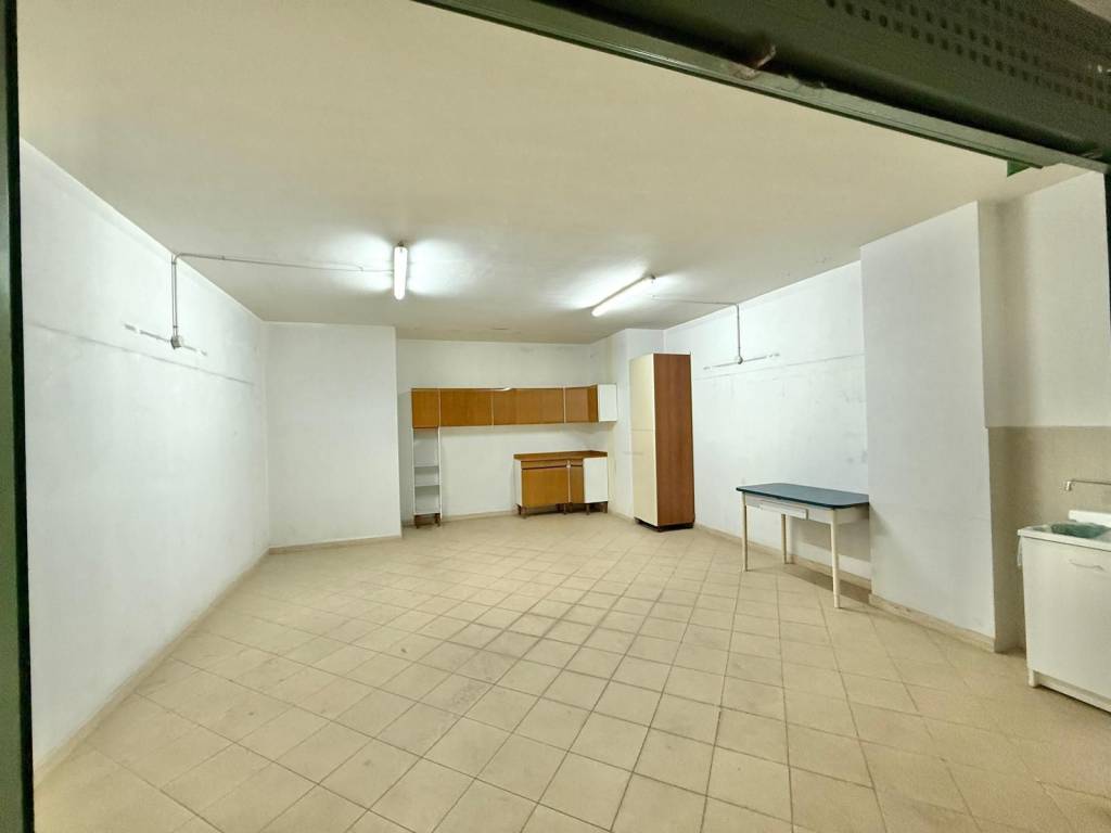 Box / garage a Trani in Via delle Tufare, 8 - Foto 3