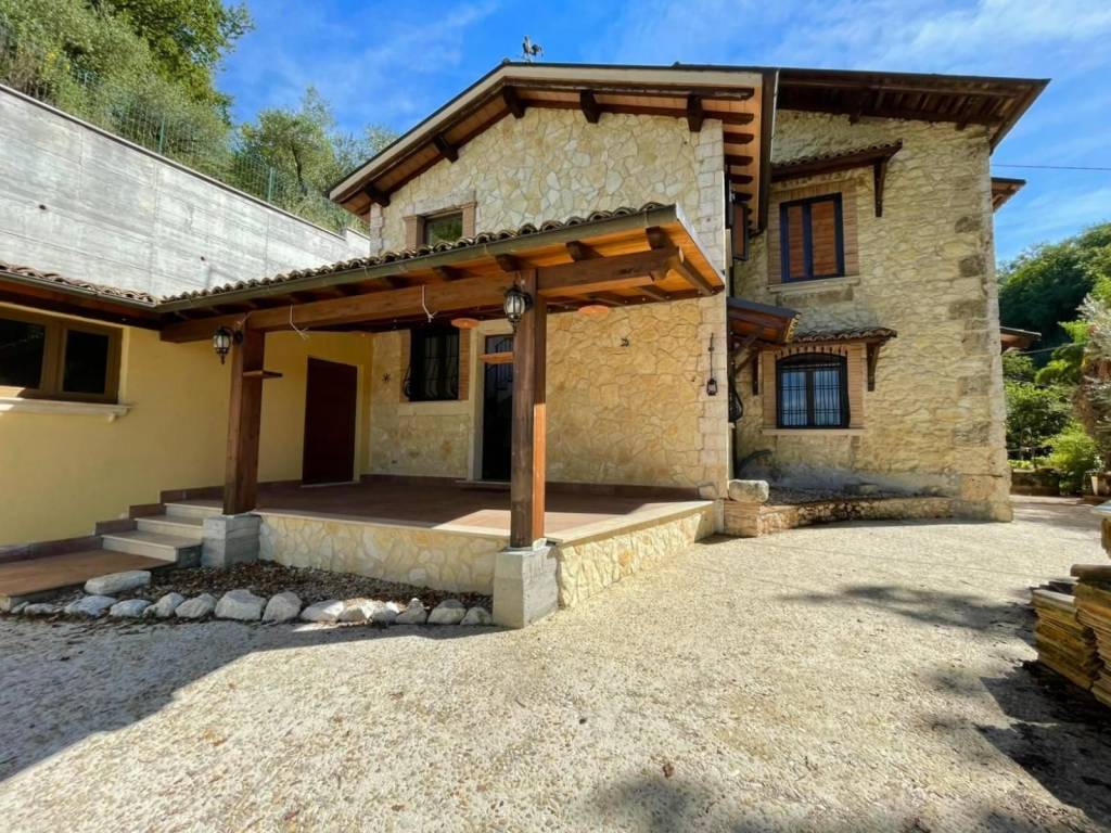 Rustico / casale a Isola del liri in Via Caprareccia, 9 - Foto 2