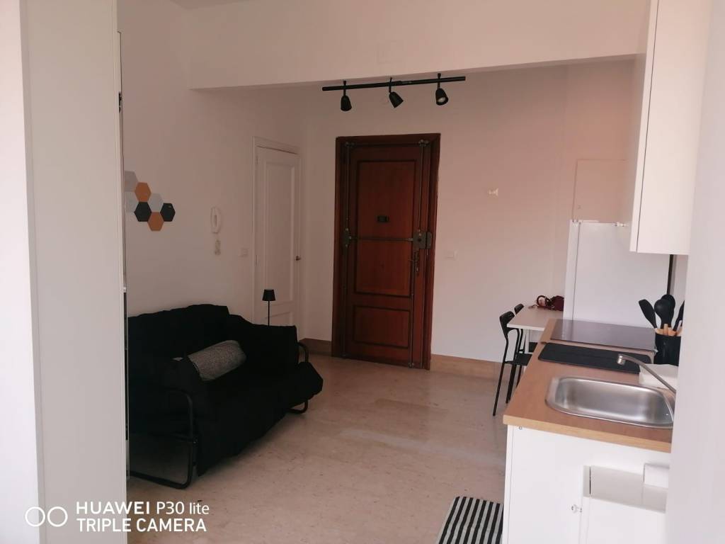 Appartamento a Foggia in Piazza Umberto Giordano - Foto 3