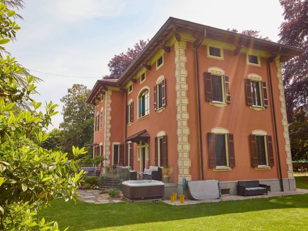 Villa a Lurate caccivio in Via Oltrona, 42 - Foto 2