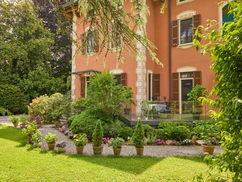 Villa a Lurate caccivio in Via Oltrona, 42 - Foto 3