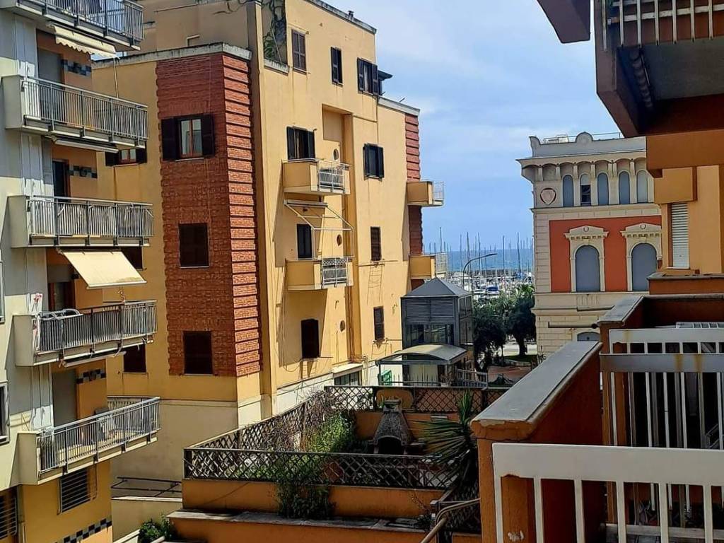 Appartamento a Nettuno in Via Dalmazio Birago, 8 - Foto 2