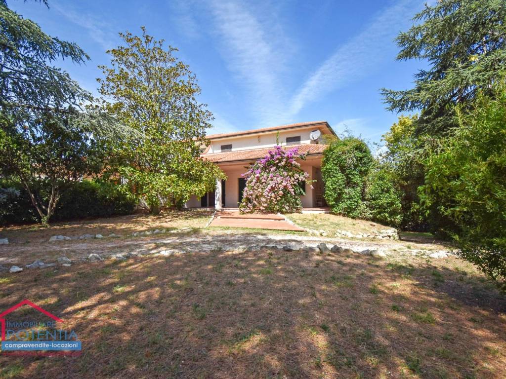 Villa a Potenza picena in Via Piana, 65 - Foto 2