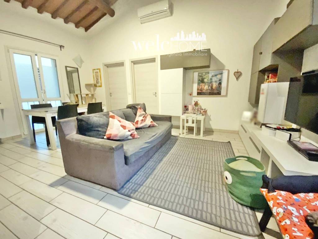 Appartamento a Campi bisenzio in Piazza della Costituzione - Foto 4