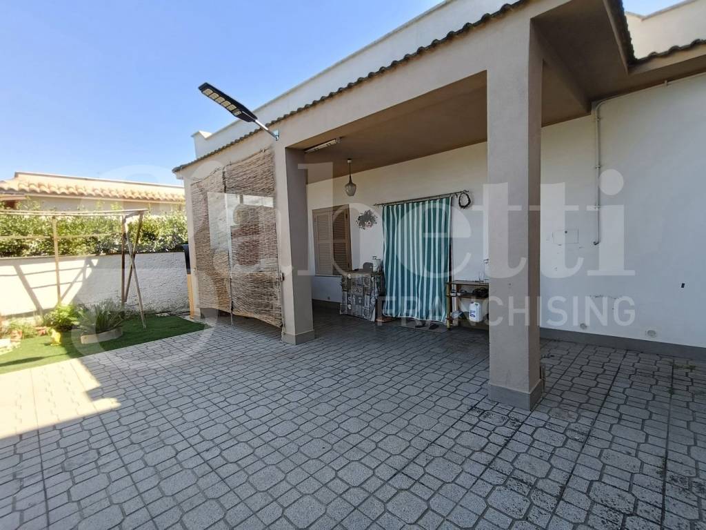 Villa a Nettuno in Via Albenga, 22 - Foto 2