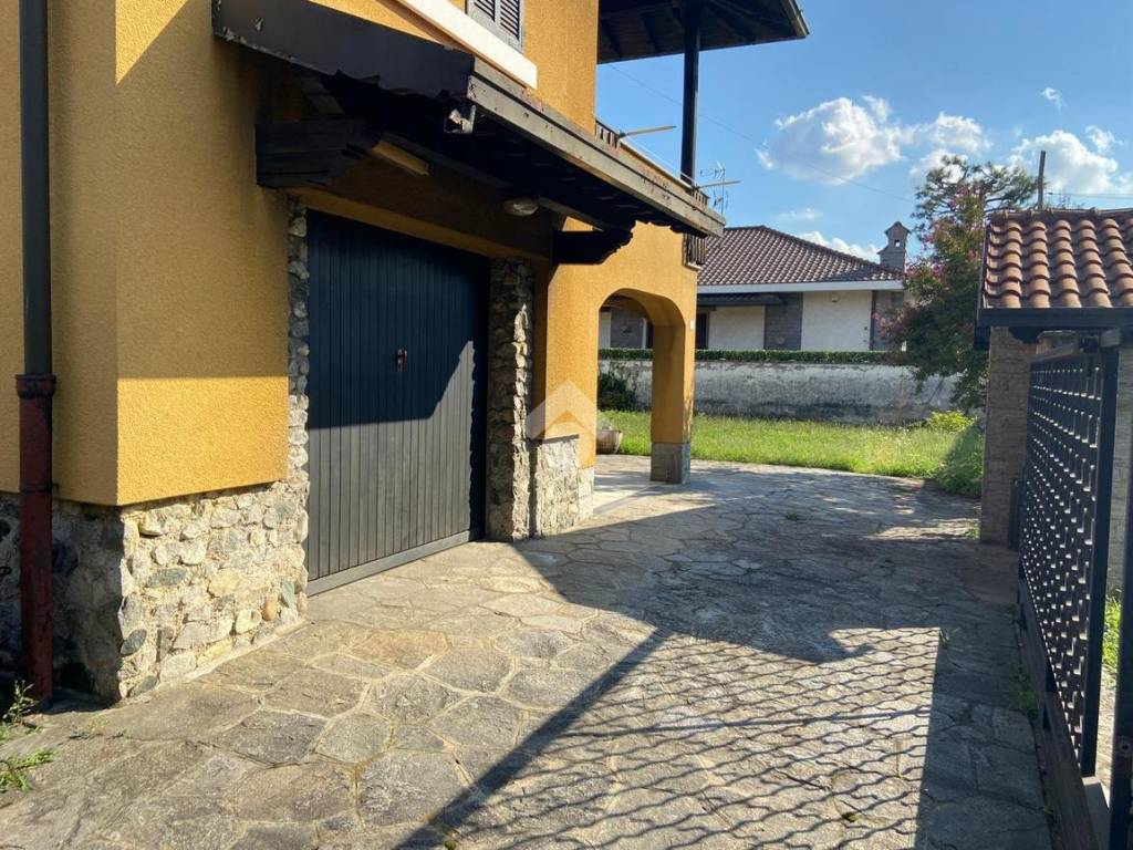 Casa indipendente a Samarate in Via Torino, 26 - Foto 3