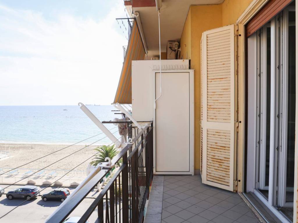 Appartamento a Salerno in Via Gian Battista Niccolini, 9 - Foto 3