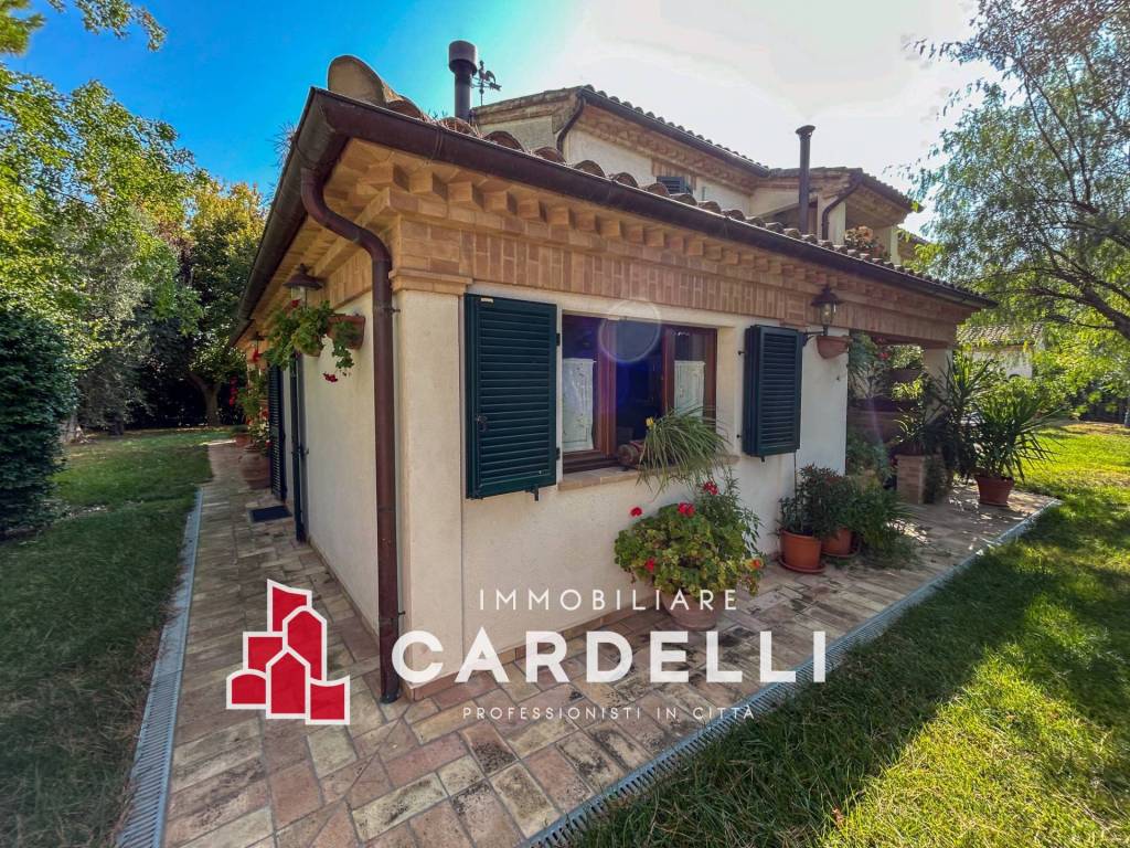 Villa a Montelupone in CONTRADA FONTE ROSA - Foto 4