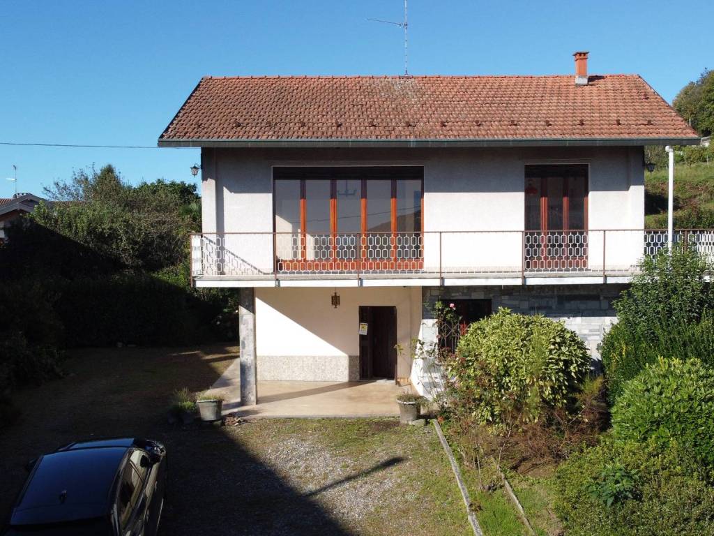 Villa a Invorio in Via Giacomo Matteotti, 33 - Foto 2