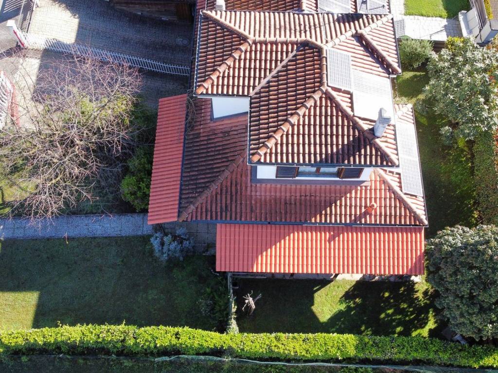 Villa a Oleggio castello in Via Aldo Moro - Foto 2
