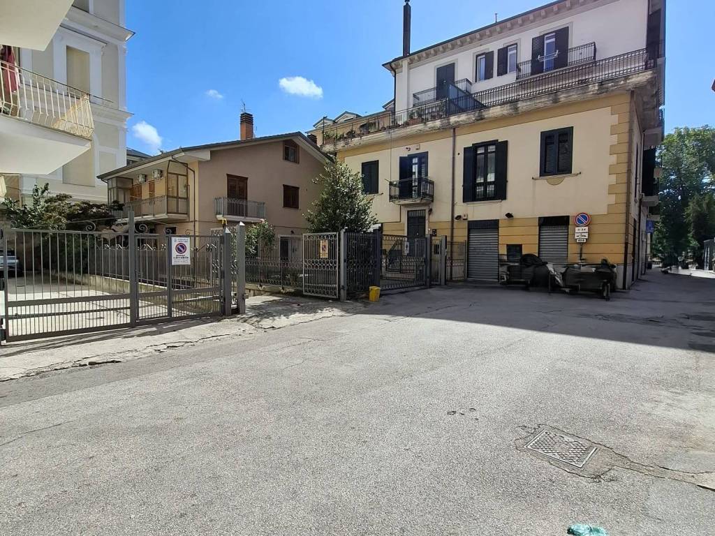 Box / garage a Avellino in Via Carmine Barone - Foto 2