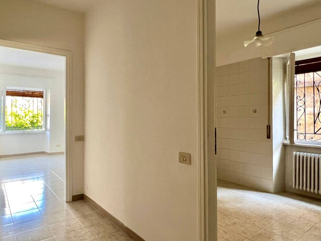 Appartamento a Verbania in Via Maurizio Muller, 63 - Foto 2