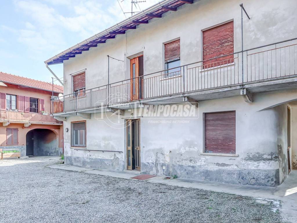 Casa indipendente a Cardano al campo in Via AL PARCO 17 - Foto 2