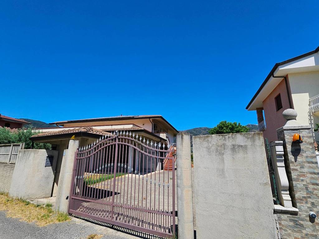 Villa a Montepaone in Via Adige, 18 - Foto 4