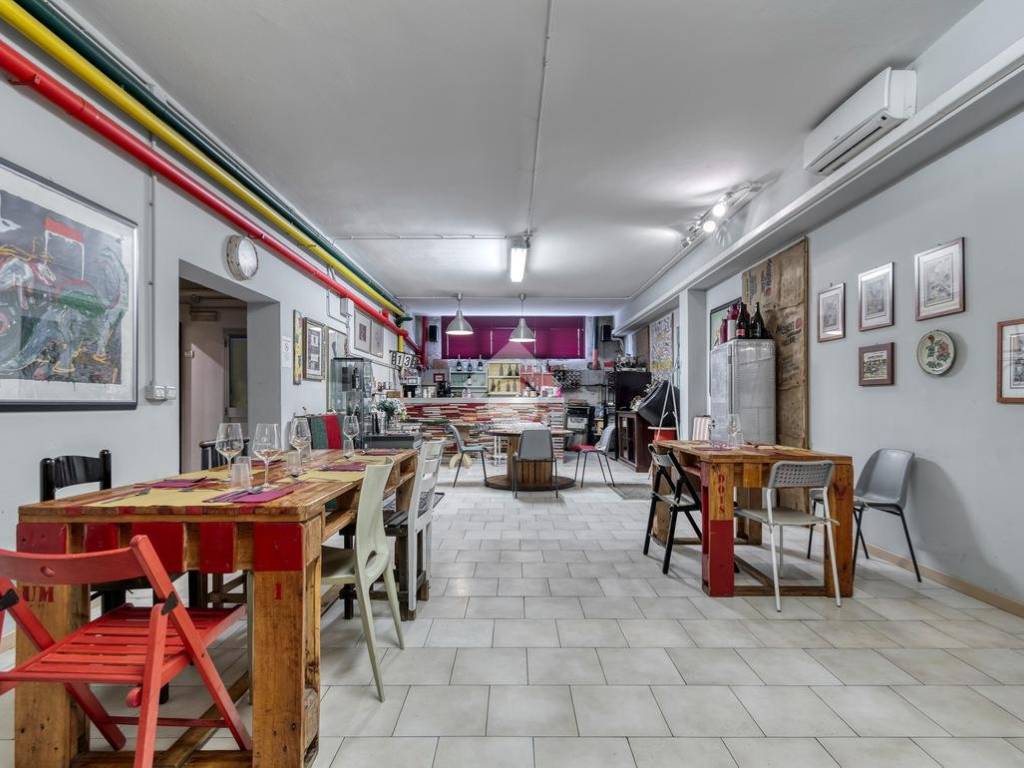 Immobile a Bologna in Via FILIPPO ANTOLINI, 7 - Foto 4