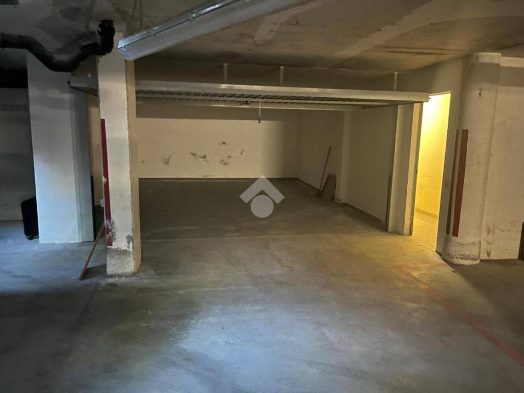 Box / garage a Rimini in Viale Fiume, 3 - Foto 2