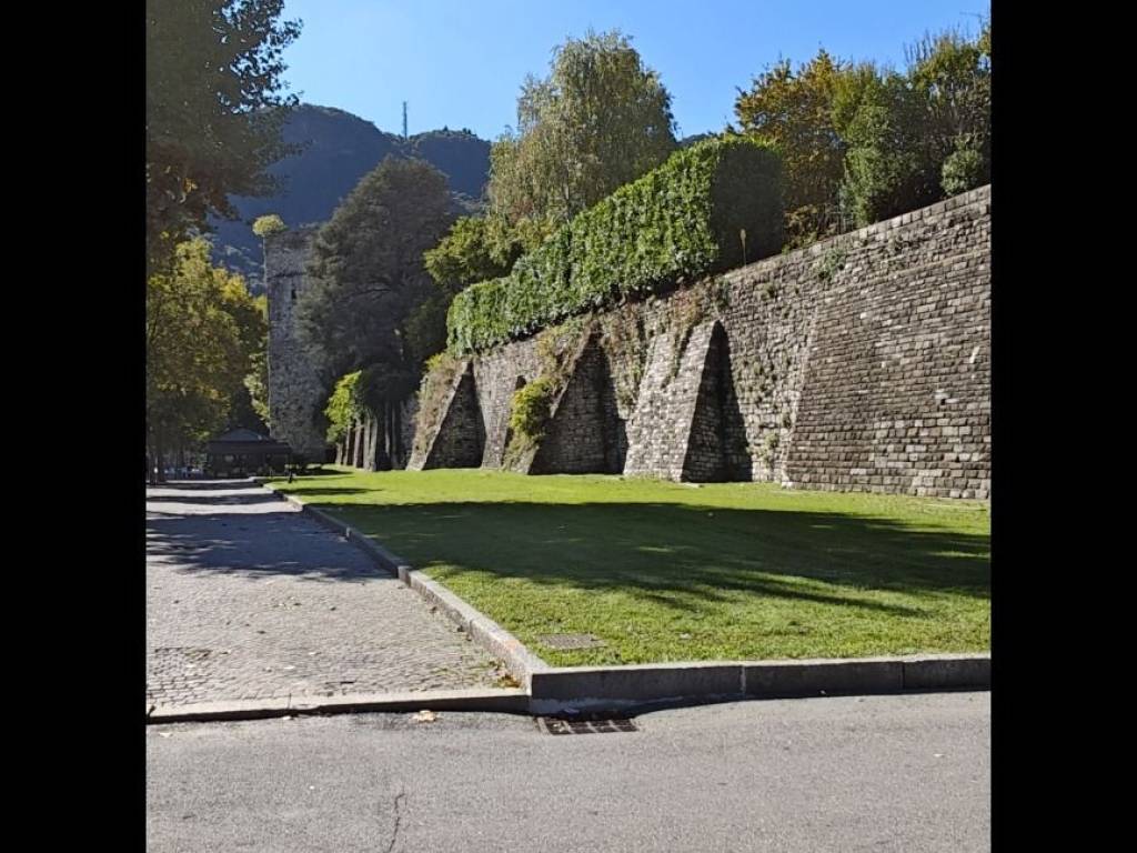 Appartamento a Como in Via Giuseppe Rovelli, 57 - Foto 2