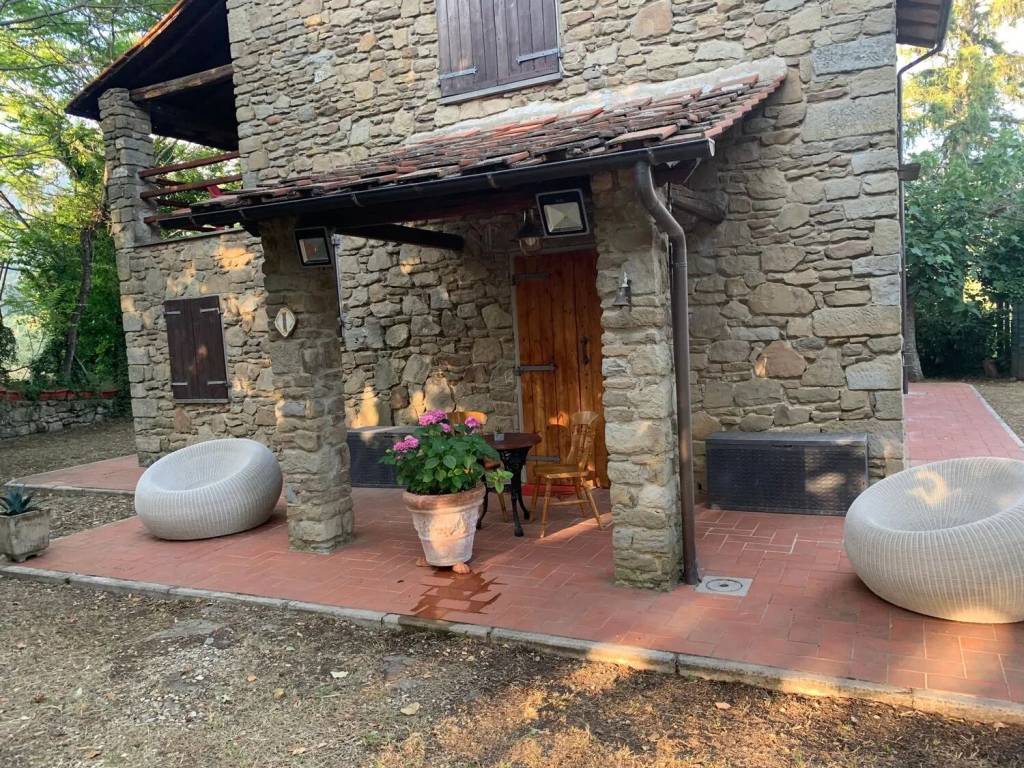 Villa a Loro ciuffenna in Strada Comunale Di Poggio Di Loro, 61 - Foto 2