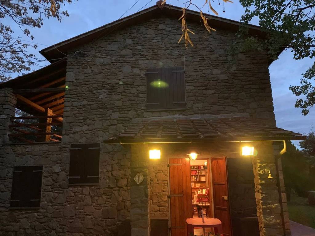 Villa a Loro ciuffenna in Strada Comunale Di Poggio Di Loro, 61 - Foto 5