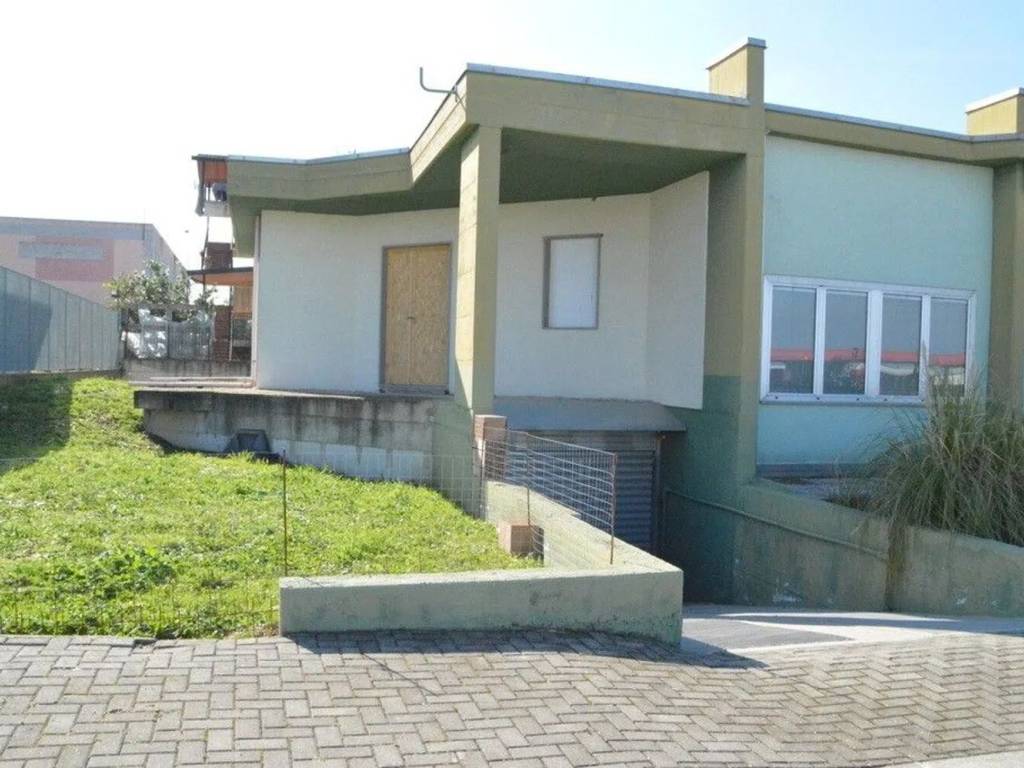 Immobile a Lavello in Zona Pals San Barbato No Number - Foto 2