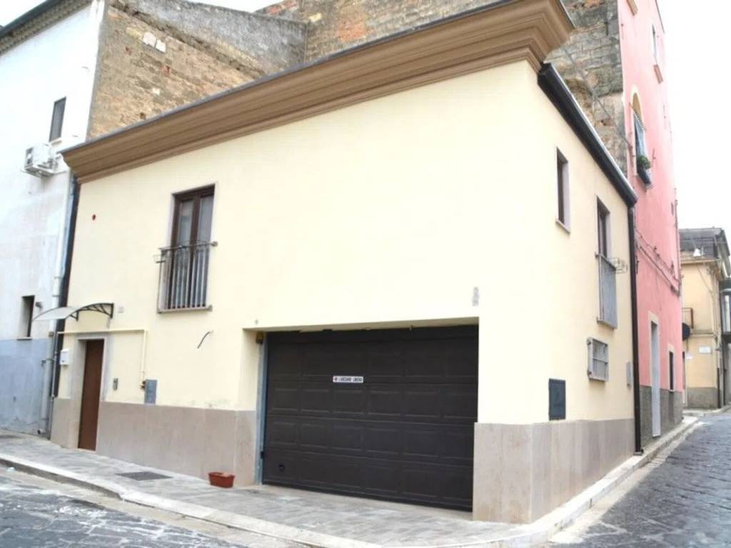 Appartamento a Lavello in Corso Generale Finiguerra, 91 - Foto 2