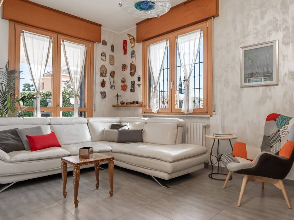 Villa a Saronno in Via Salvatore Quasimodo, 12 - Foto 5