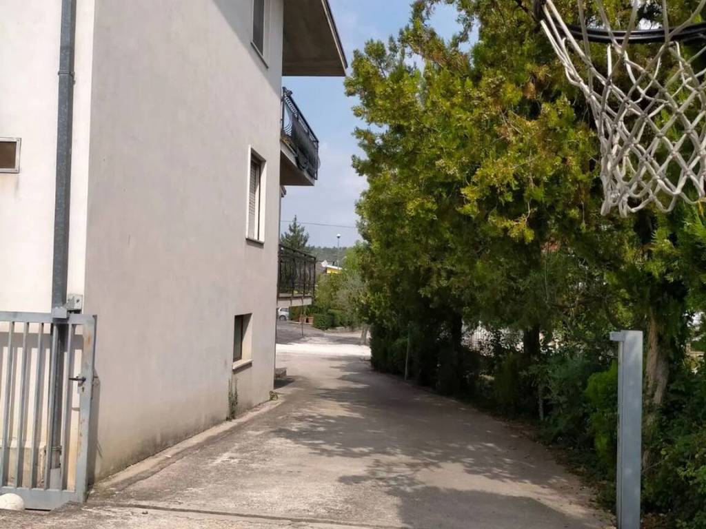 Villa a Loreto aprutino in Strada Provinciale 4 No Number - Foto 3
