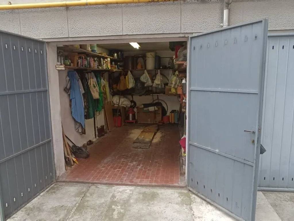 Box / garage a Bologna in Via Castel Bolognese, 4 - Foto 3