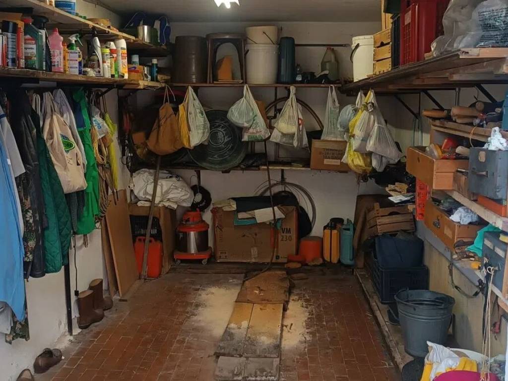 Box / garage a Bologna in Via Castel Bolognese, 4 - Foto 4
