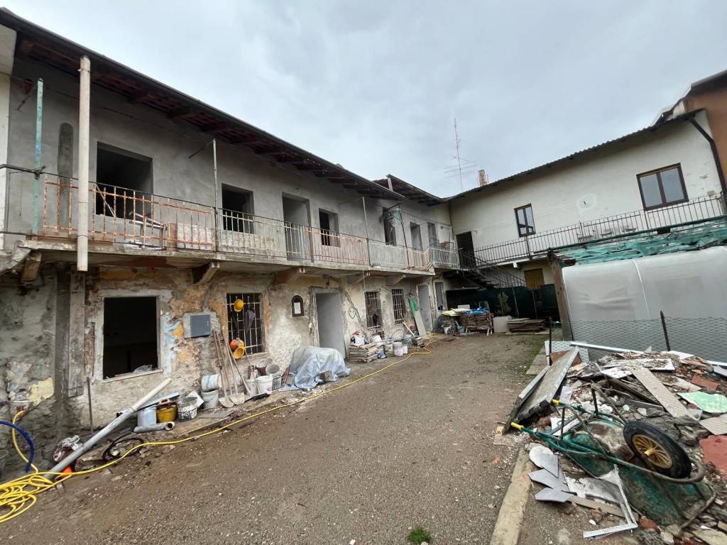 Appartamento a Cardano al campo in Vicolo Addolorata, 12 - Foto 2