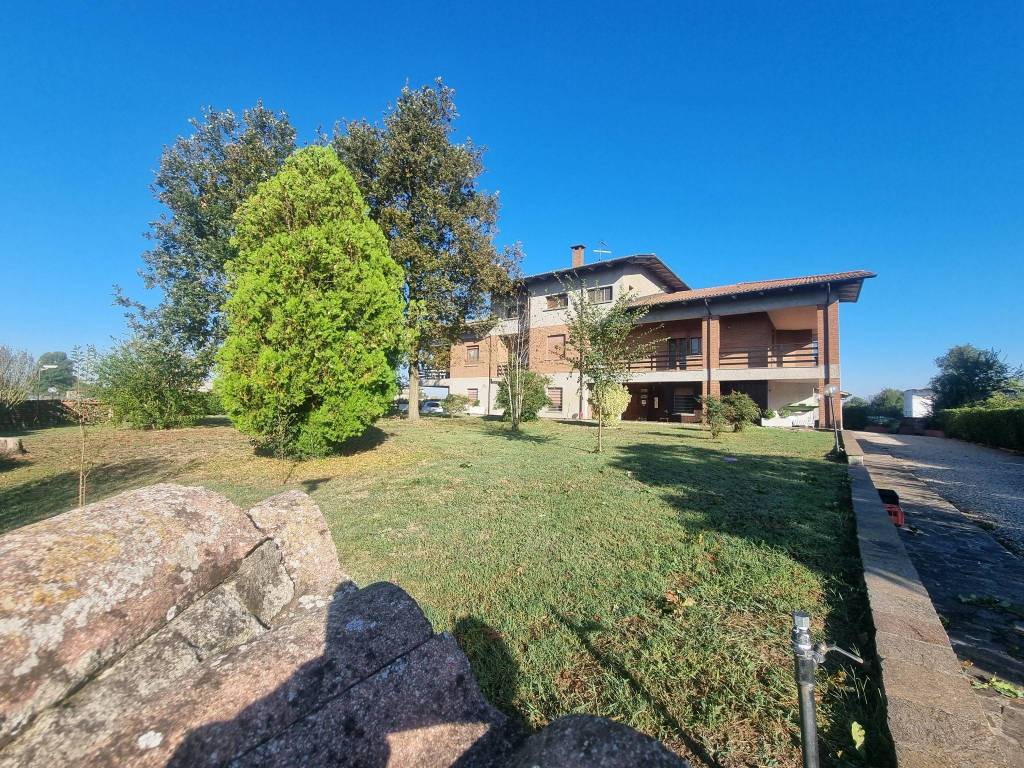Villa a Bondeno in Via Provinciale - Foto 2