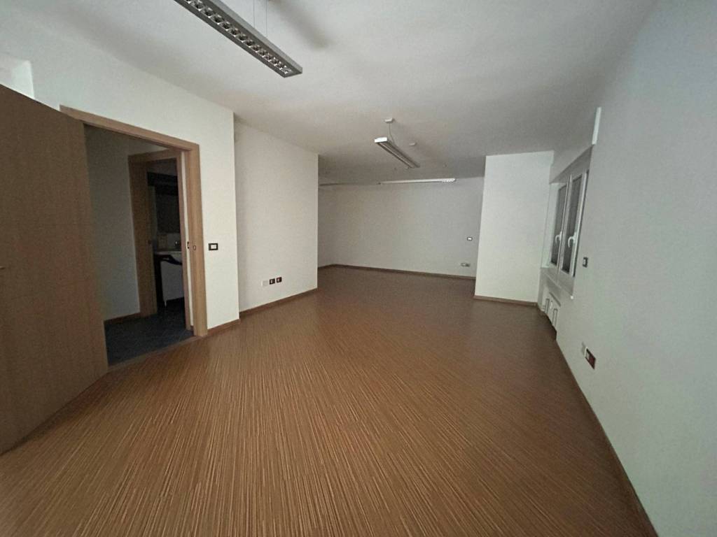 Appartamento a Trento in Via Antonio Stoppani - Foto 4