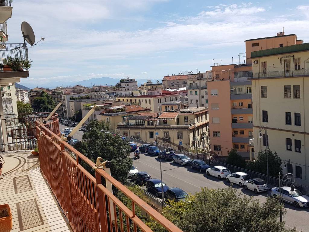 Appartamento a Salerno in Via Matteo Silvatico, 9 - Foto 2