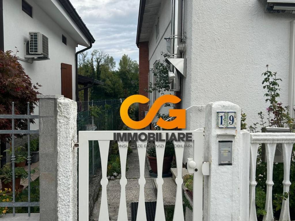 Villa a Manzano in Via del Rio, 19 - Foto 2