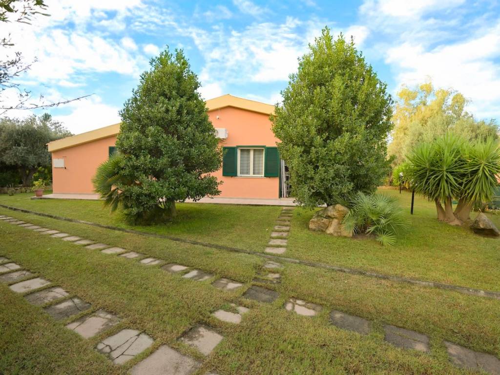Villa a Castiadas in VIA FLUMINI CERAU, 0 - Foto 4