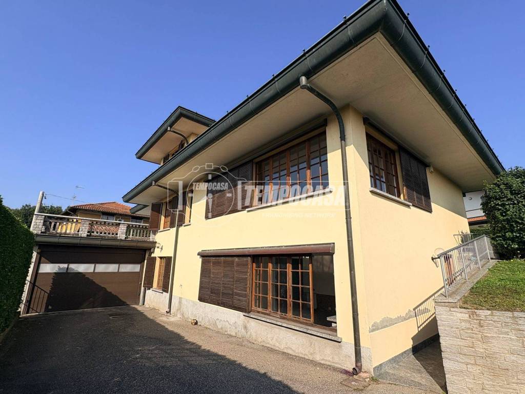 Villa a Cucciago in Via Canova 10/B - Foto 5