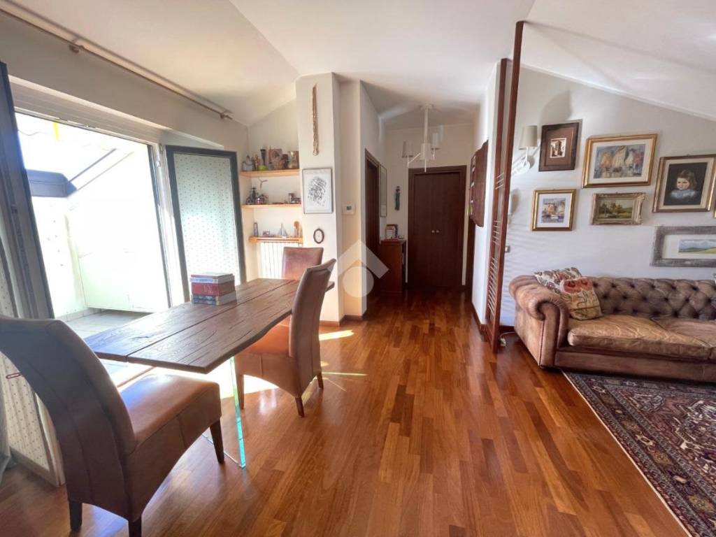Appartamento a Saronno in Via Padre Luigi Sampietro - Foto 5