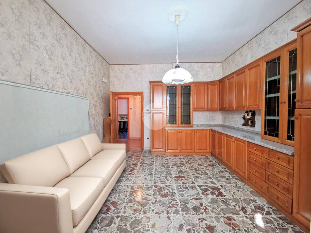 Appartamento a Lucera in Viale Dante, 19 - Foto 2