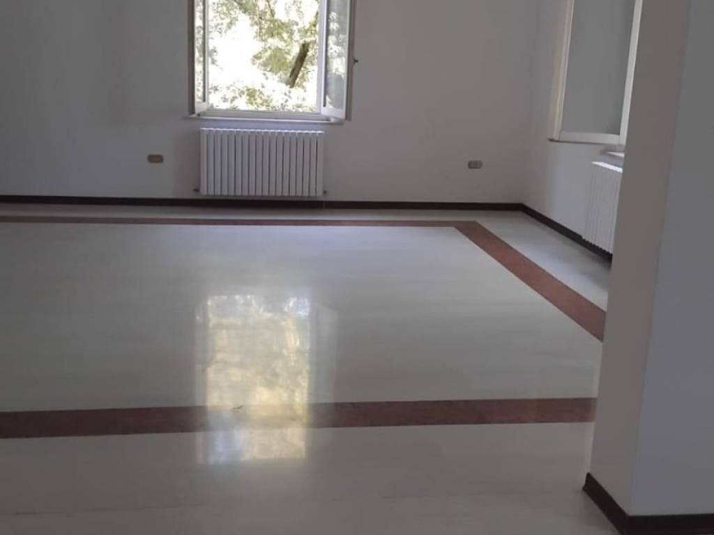 Appartamento a Modena in Corso Camillo Benso di Cavour, 36 - Foto 4