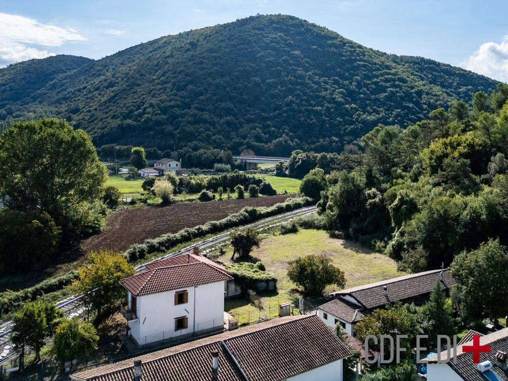 Villa a Rieti in Via Pescorocchiano - Foto 2