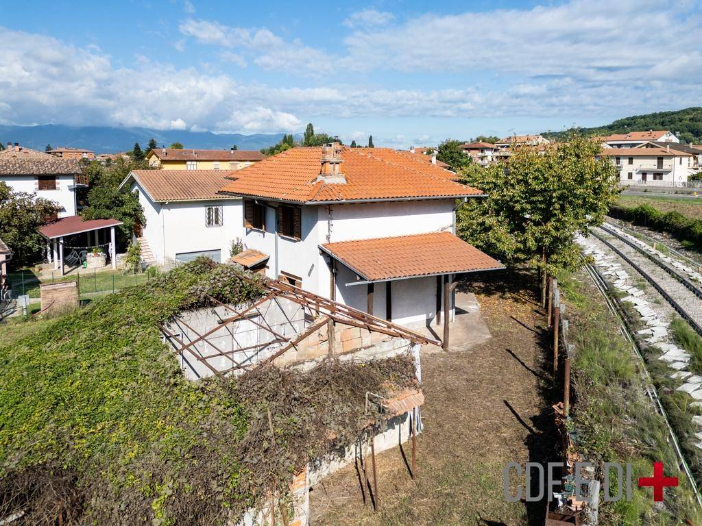 Villa a Rieti in Via Pescorocchiano - Foto 4