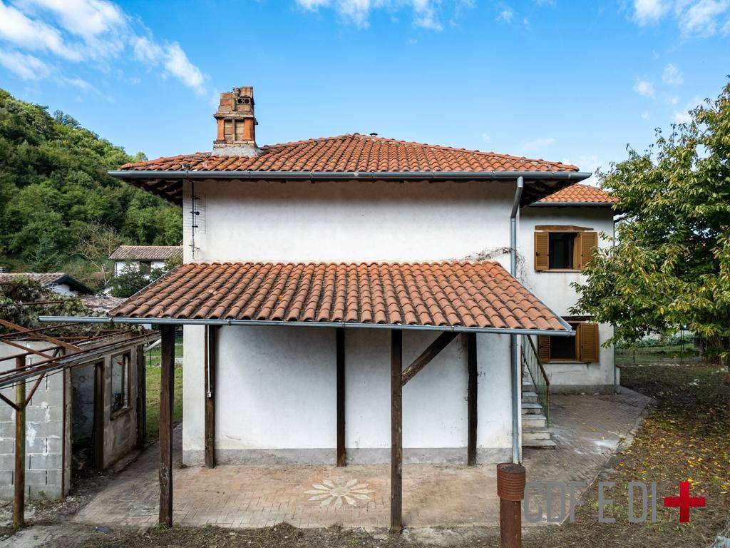 Villa a Rieti in Via Pescorocchiano - Foto 5