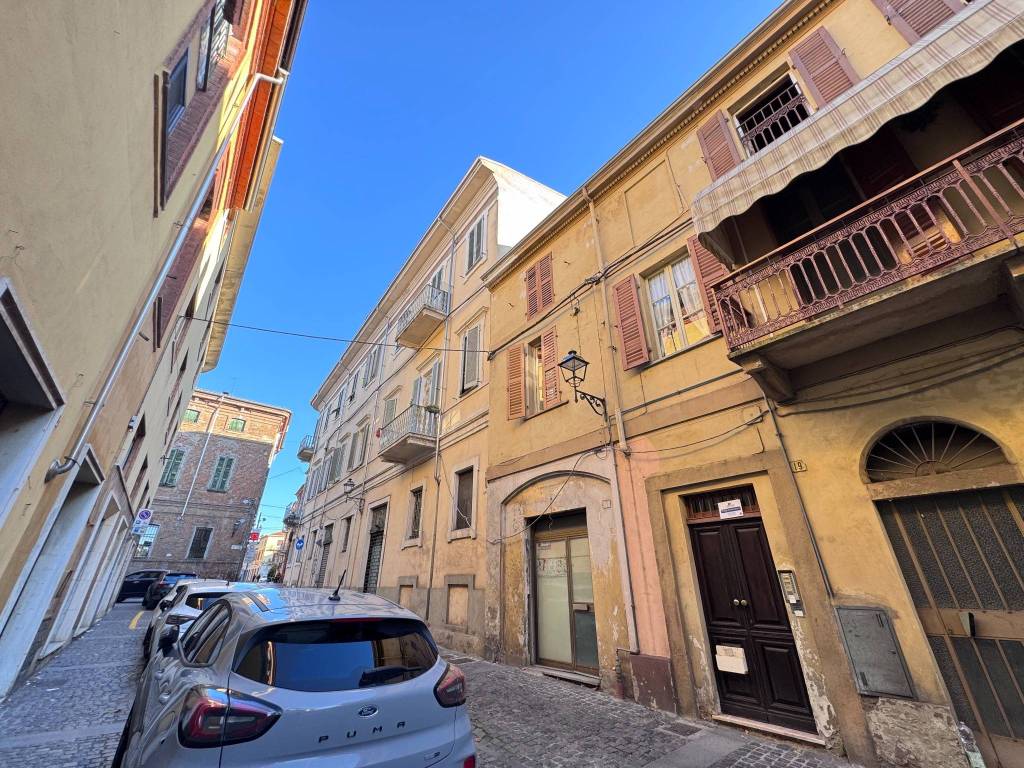 Appartamento a Valenza in Via Cesare Cunietti, 19 - Foto 2