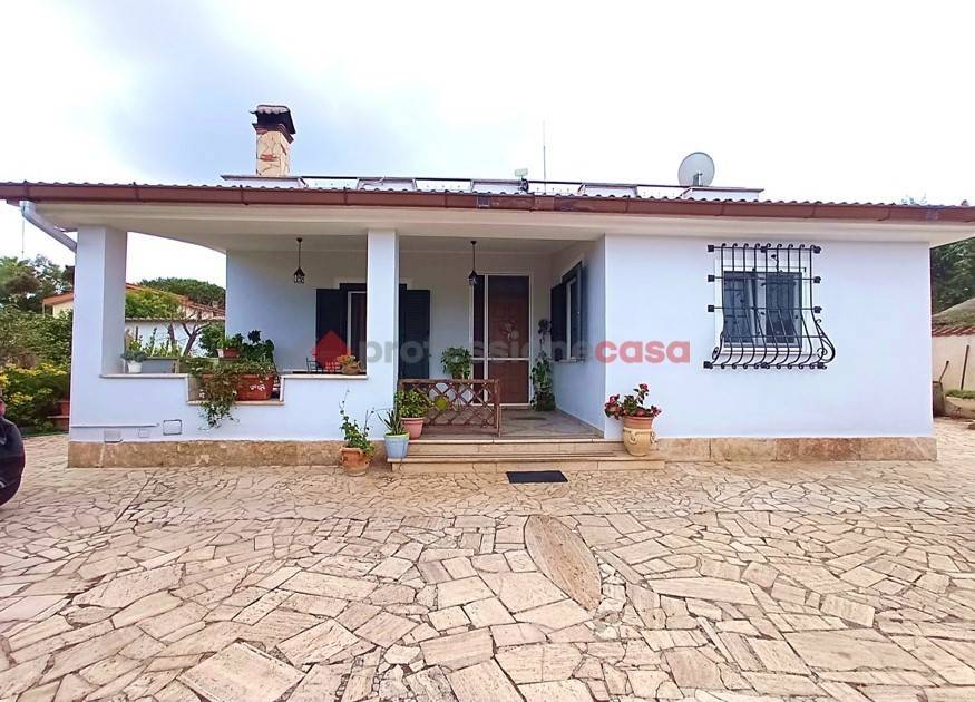 Casa indipendente a Aprilia in Via Lampedusa, 8 - Foto 4