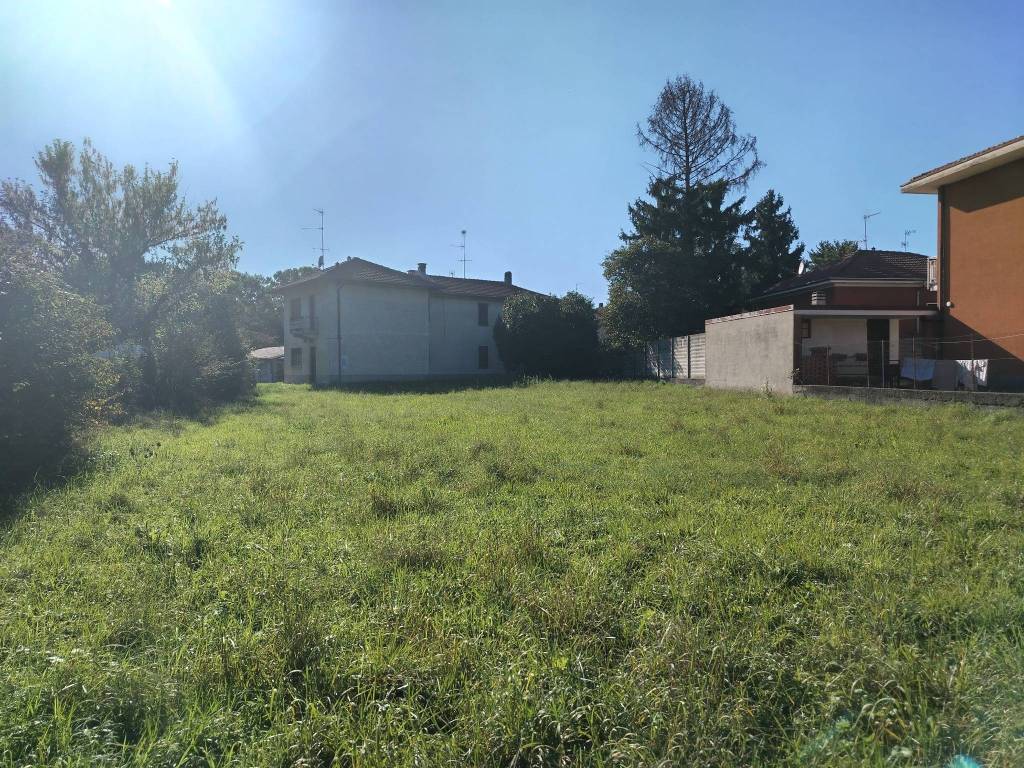 Terreno a Somma lombardo in Via Valmirolo - Foto 3
