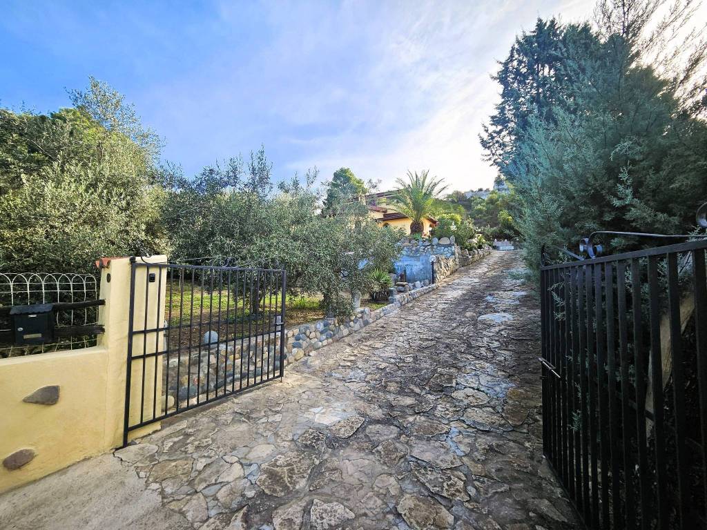 Villa a Sinnai in Via del Biancospino - Foto 2