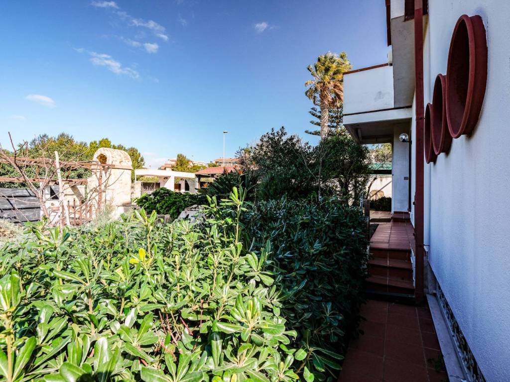 Villa a Quartu sant'elena in Via Feronia - Foto 3