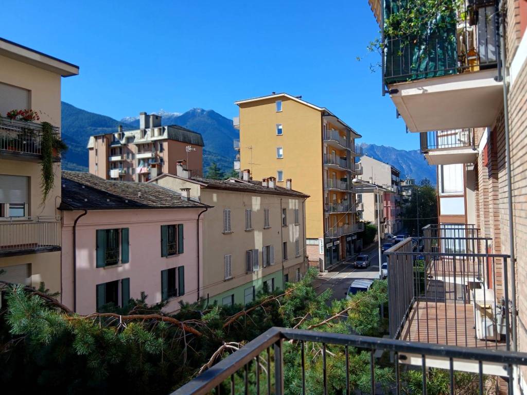 Appartamento a Sondrio in Via Trieste, 57 - Foto 2