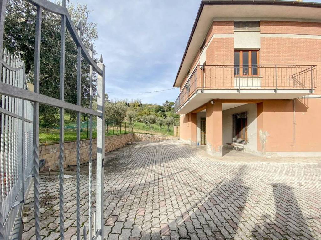 Villa a Mogliano in Contrada Castello, 1 - Foto 2